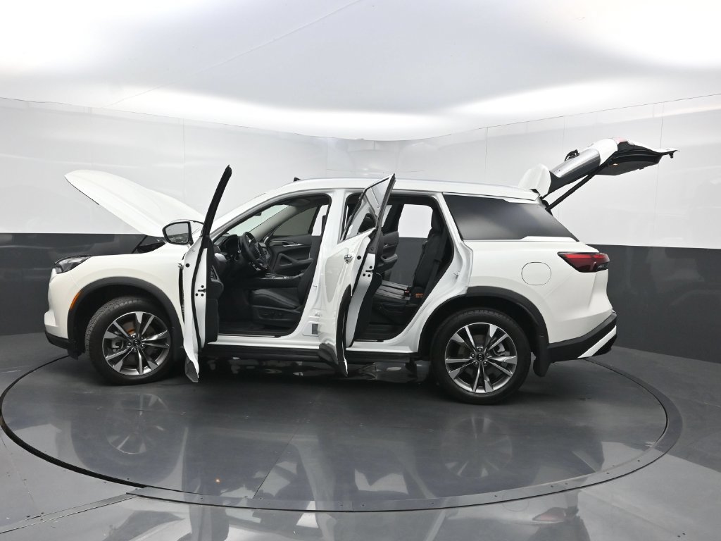 Used 2023 INFINITI QX60 Luxe w/ Cargo Package FWD image 40
