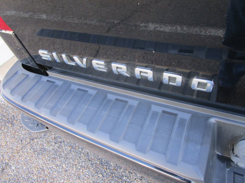 Used 2018 Chevrolet Silverado 1500 LTZ Z71 w/ Midnight Edition image 14