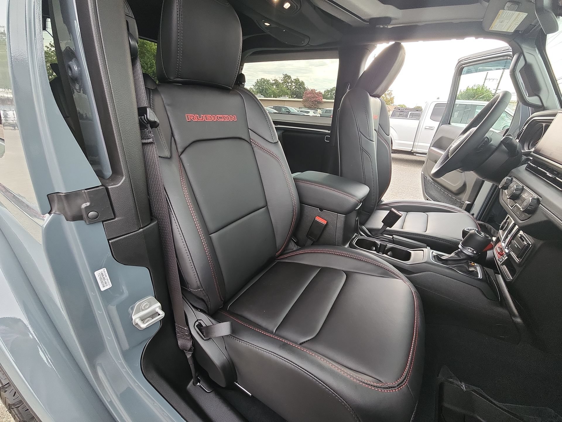 Certified 2026 Jeep Wrangler Rubicon AWD/4WD image 25