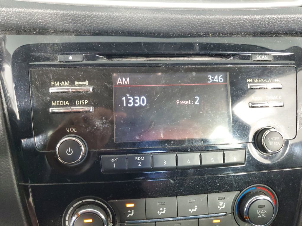 Used 2015 Nissan Rogue S FWD image 17