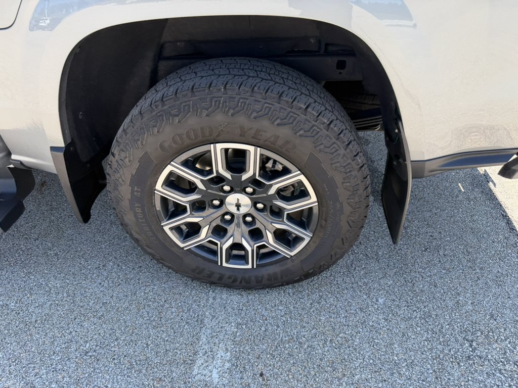 Certified 2024 Chevrolet Colorado Z71 w/ Z71 Convenience Package 2 AWD/4WD image 12