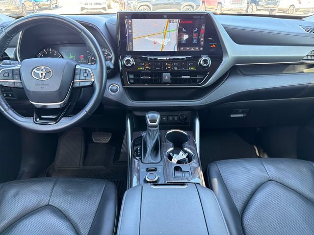 Used 2021 Toyota Highlander Limited AWD/4WD image 9