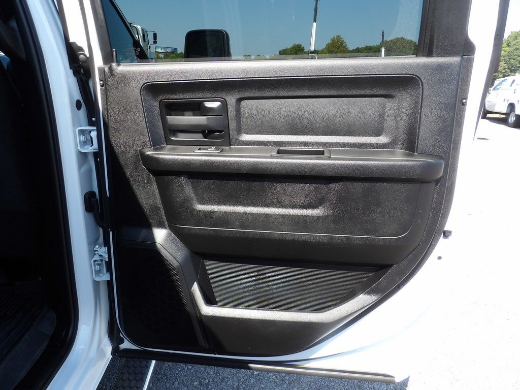 Used 2024 RAM 5500 Tradesman w/ Chrome Appearance Group AWD/4WD image 33