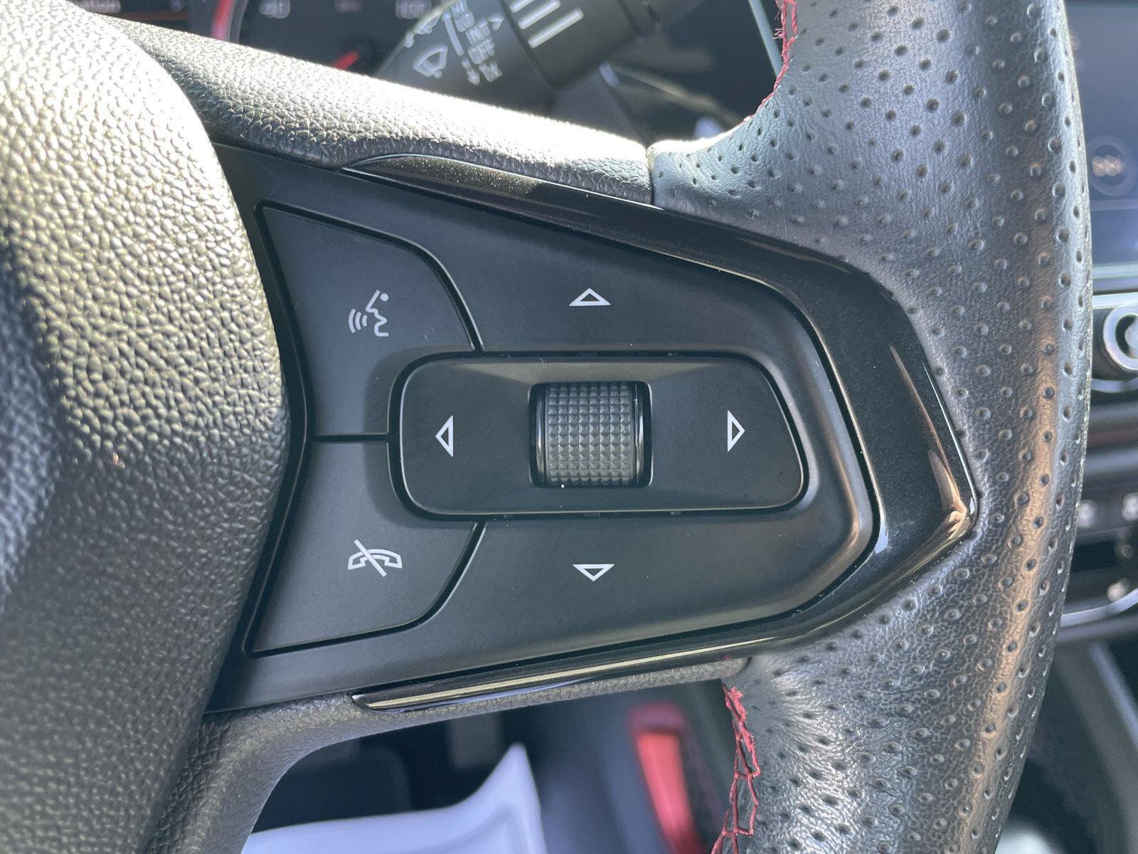 Used 2023 Chevrolet TrailBlazer RS w/ Sun and Liftgate Package FWD image 18