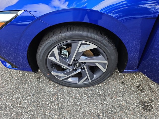 New 2025 Hyundai Elantra Limited image 28