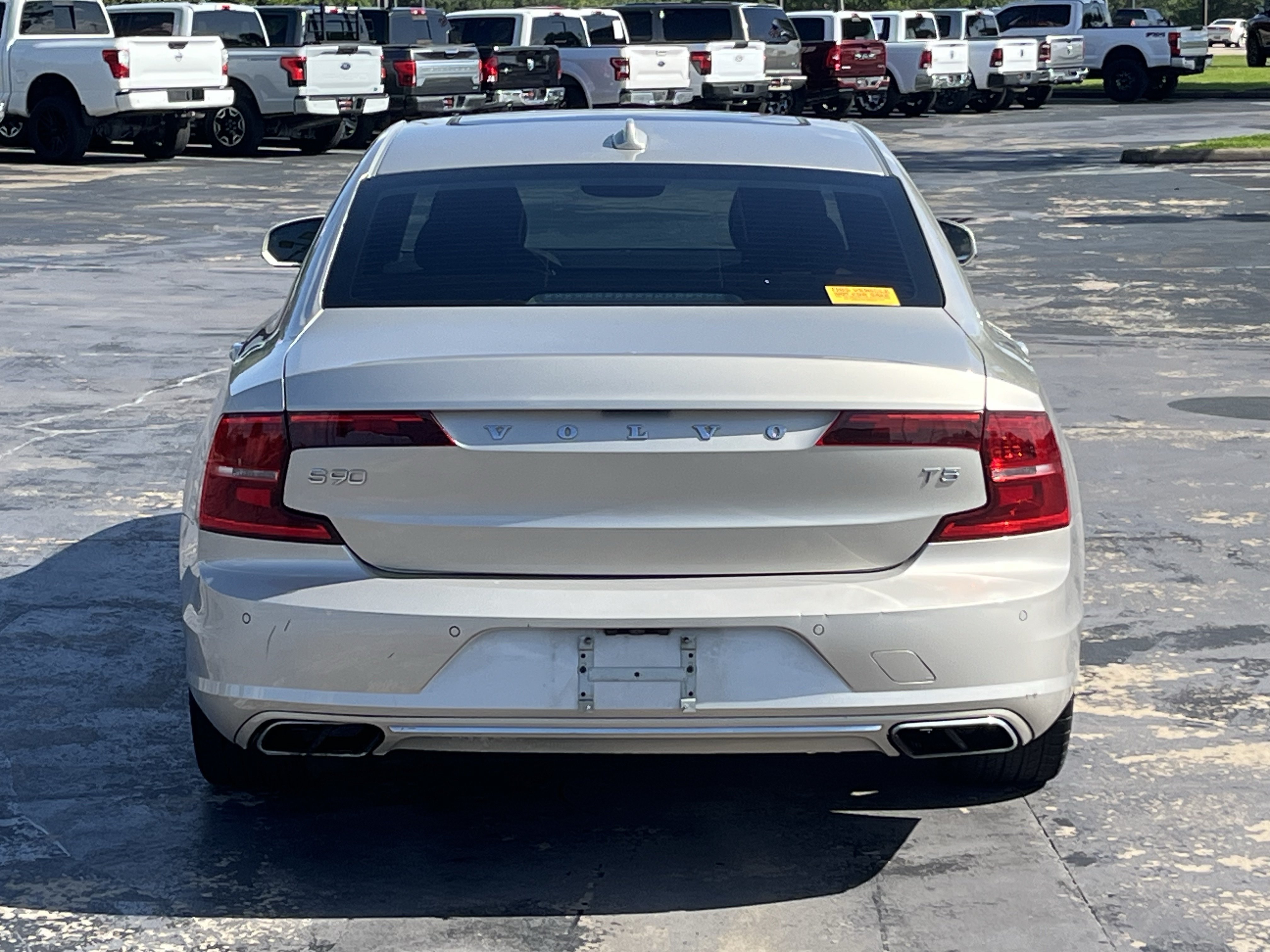 Used 2018 Volvo S90 T5 Momentum w/ Convenience Package FWD image 7