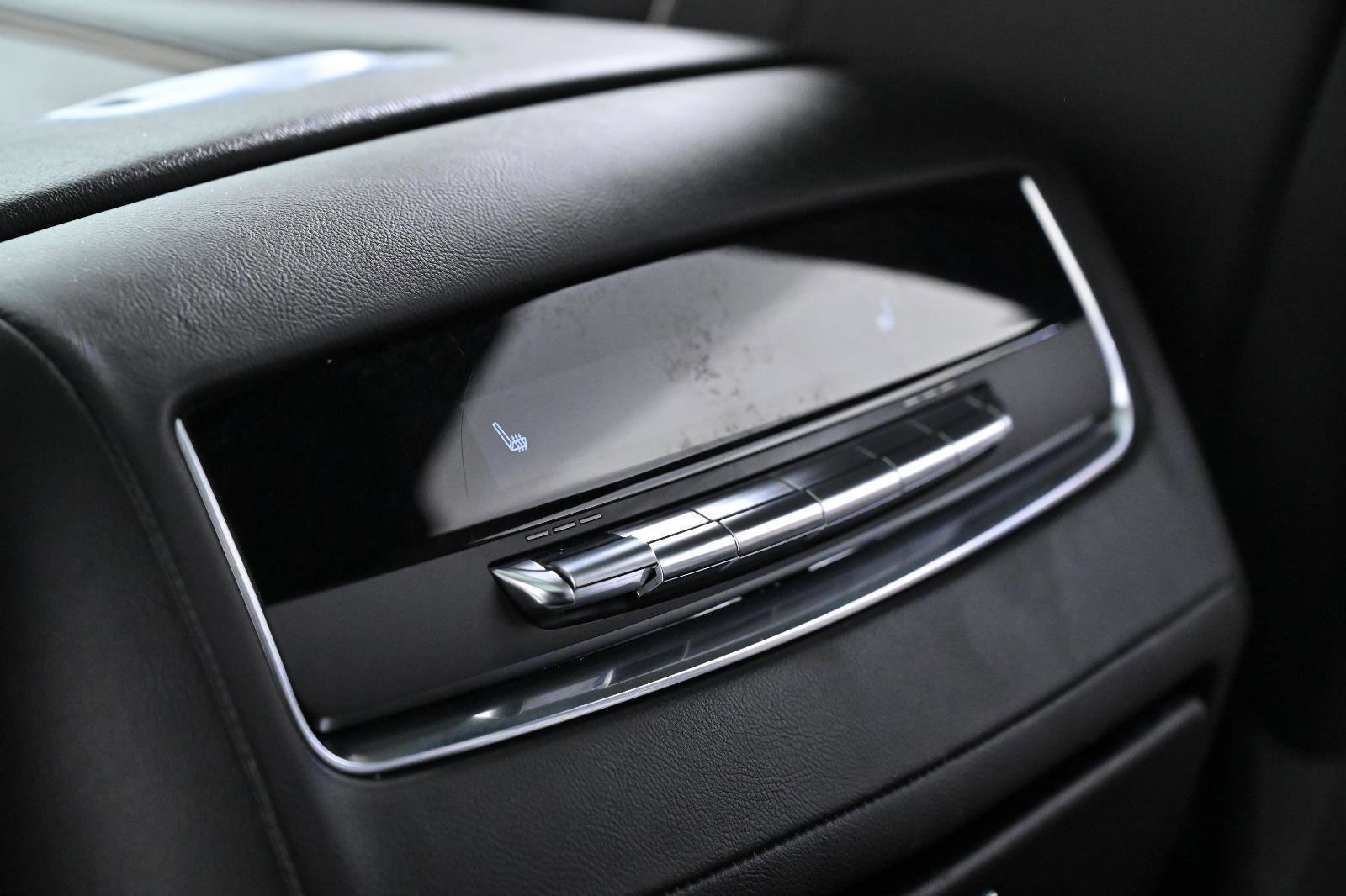 Used 2021 Cadillac Escalade Premium Luxury image 37