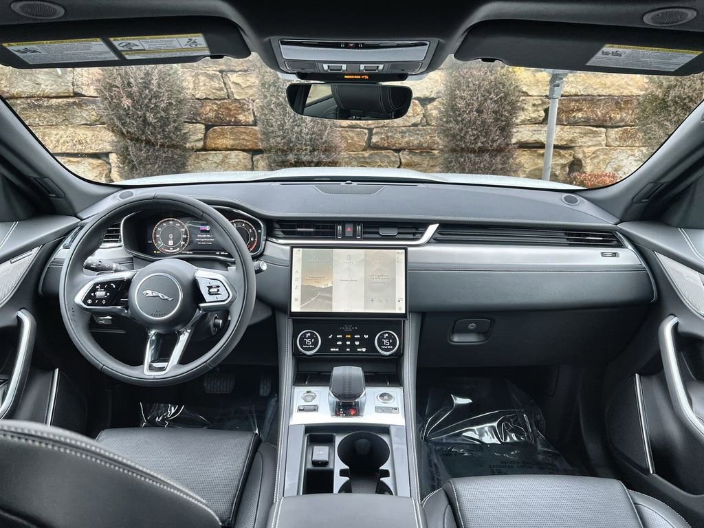 Used 2025 Jaguar F-PACE R-Dynamic S image 12