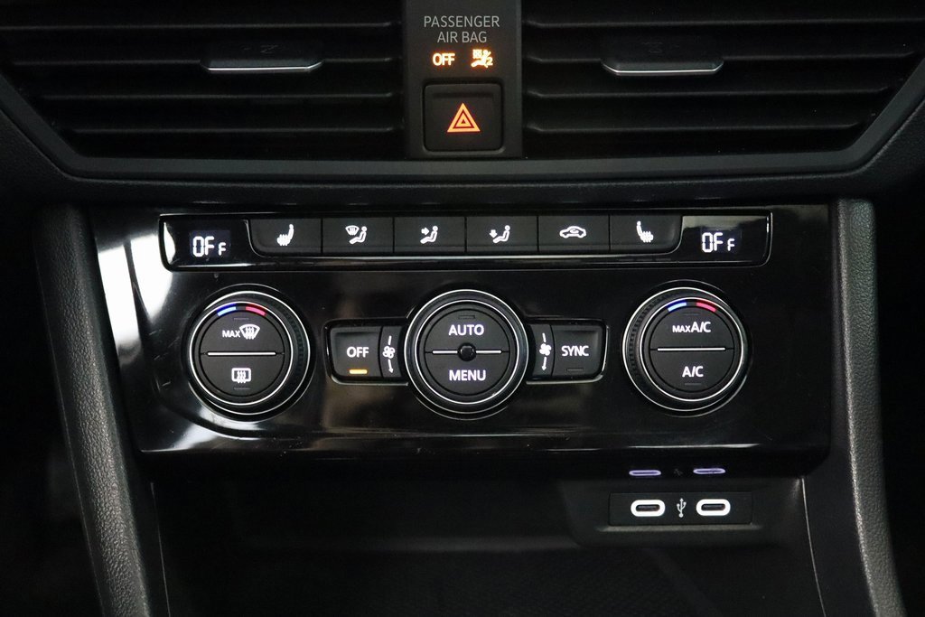 Used 2024 Volkswagen Jetta SE w/ Panoramic Sunroof Package image 20