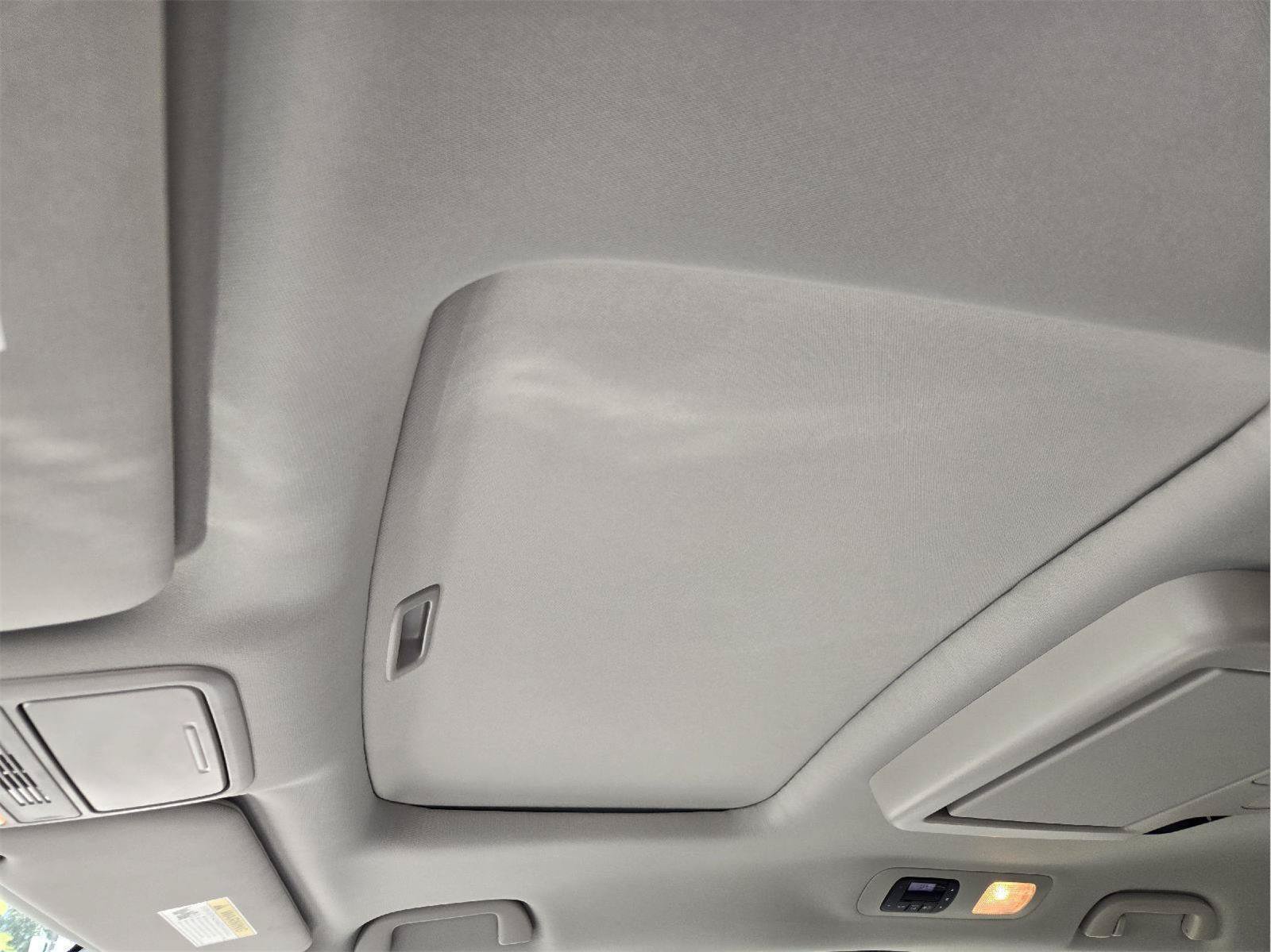 Used 2025 Honda Odyssey Touring image 24