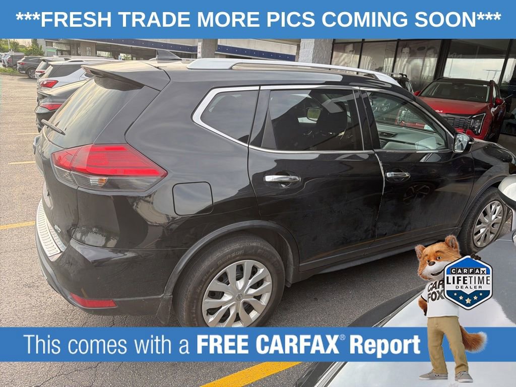 Used 2017 Nissan Rogue S w/ S Appearance Package AWD/4WD image 4
