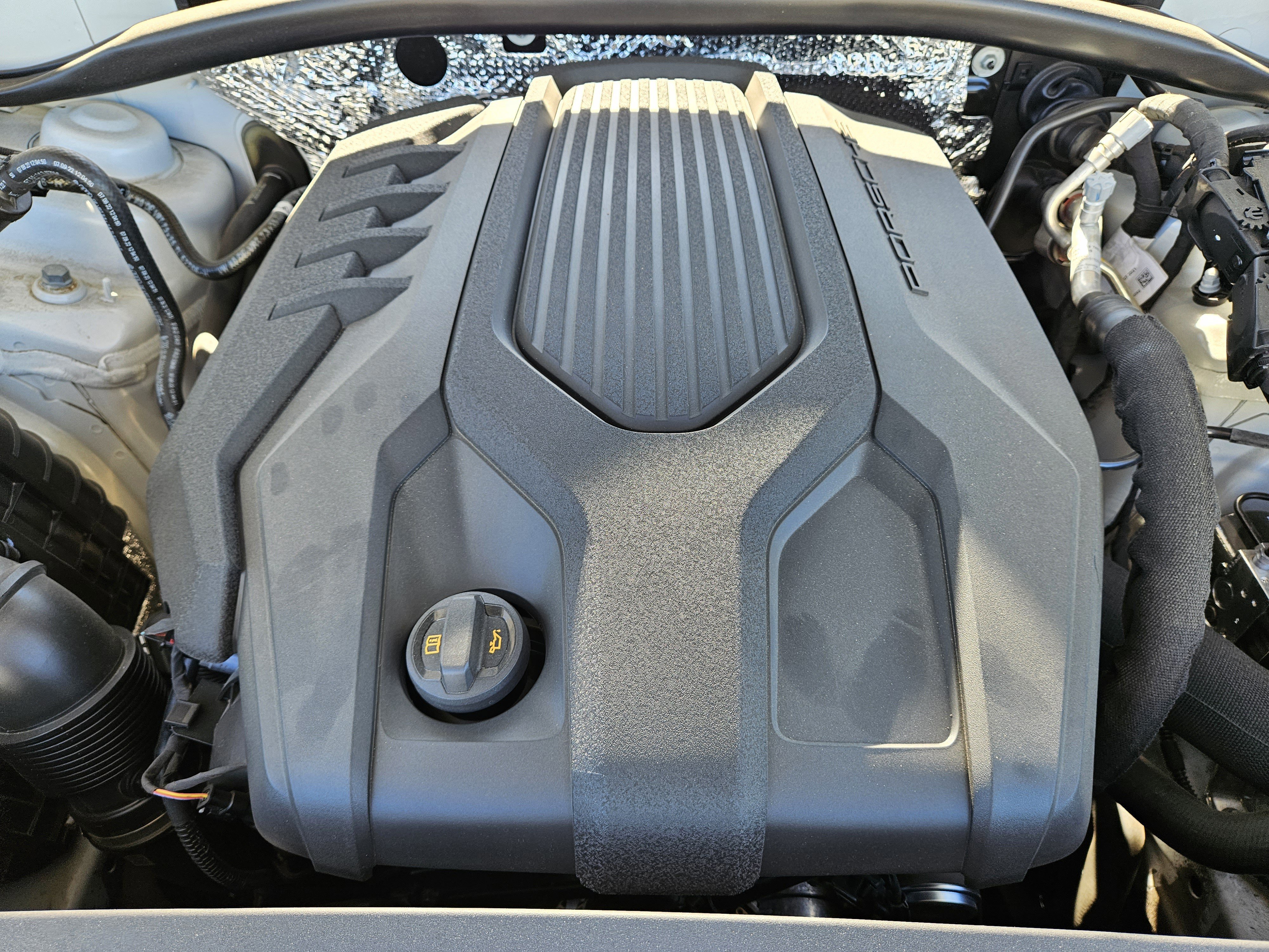 Certified 2023 Porsche Macan Turbo image 30