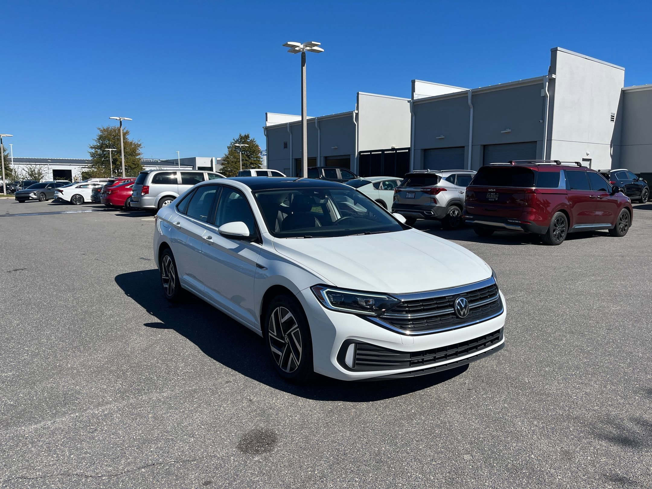 Used 2024 Volkswagen Jetta SEL image 3