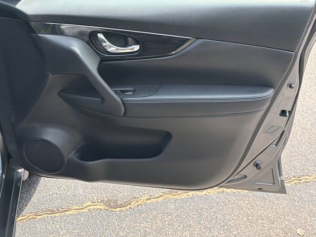 Used 2019 Nissan Rogue SL w/ Premium Package AWD/4WD image 15