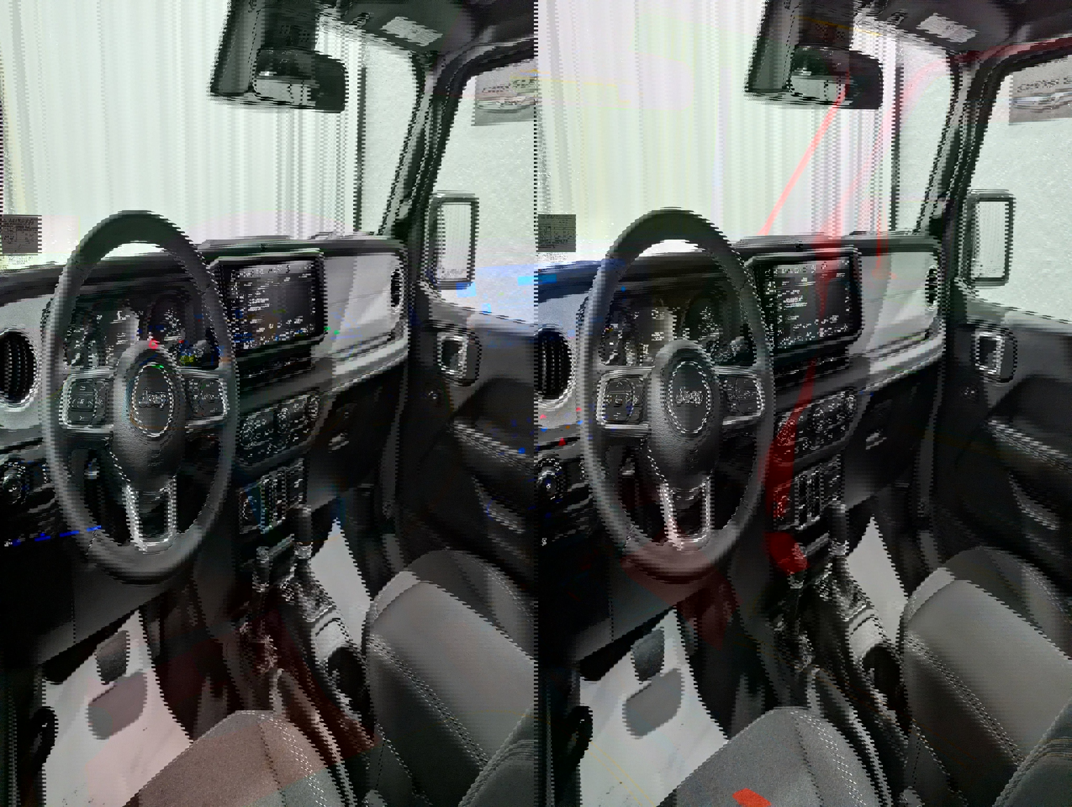 Used 2025 Jeep Wrangler Unlimited Sahara image 24