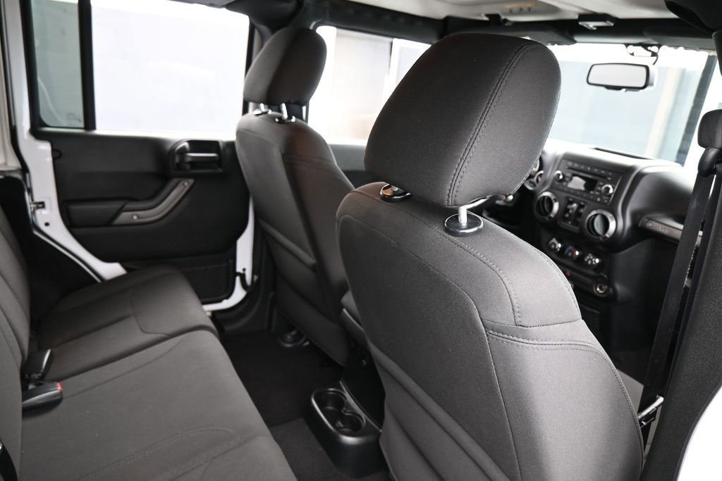 Used 2018 Jeep Wrangler Unlimited Sport S AWD/4WD image 36