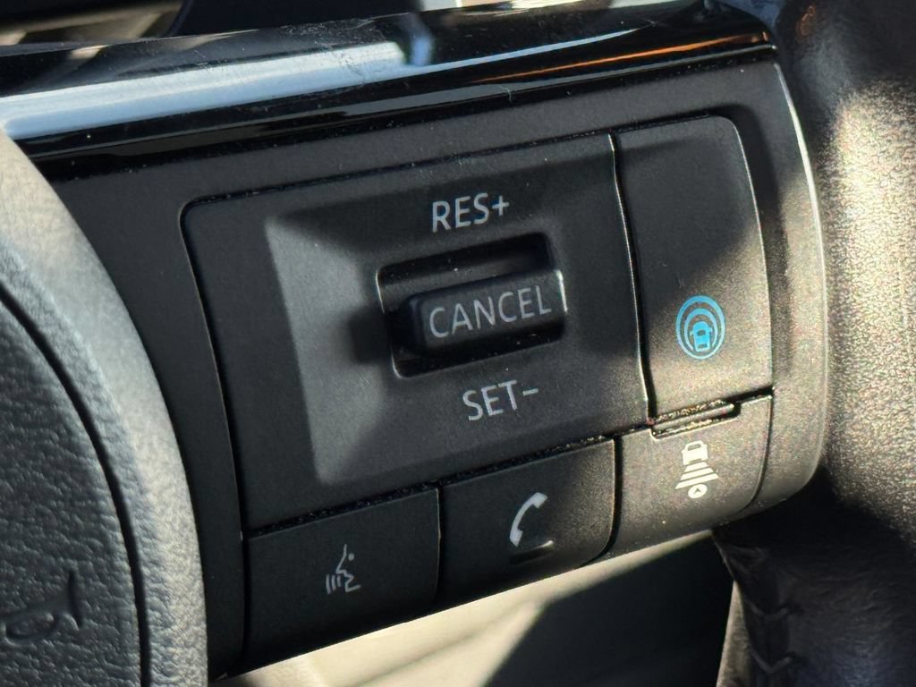 Used 2023 Nissan Rogue SV w/ SV Premium B Package AWD/4WD image 17