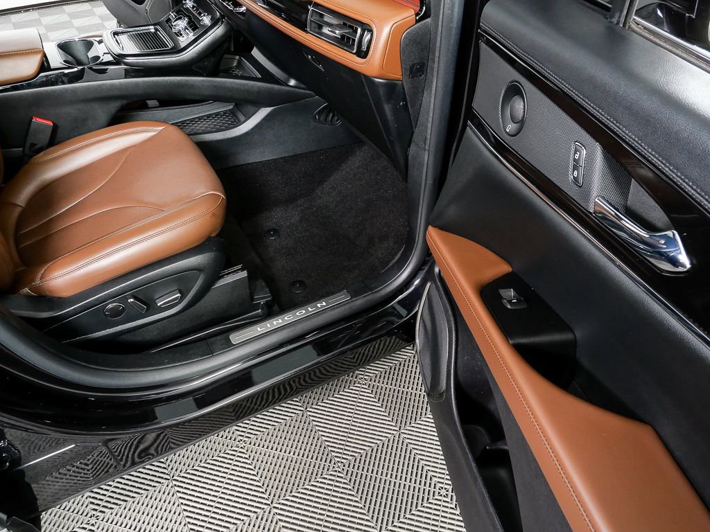 Used 2021 Lincoln Nautilus Reserve image 24