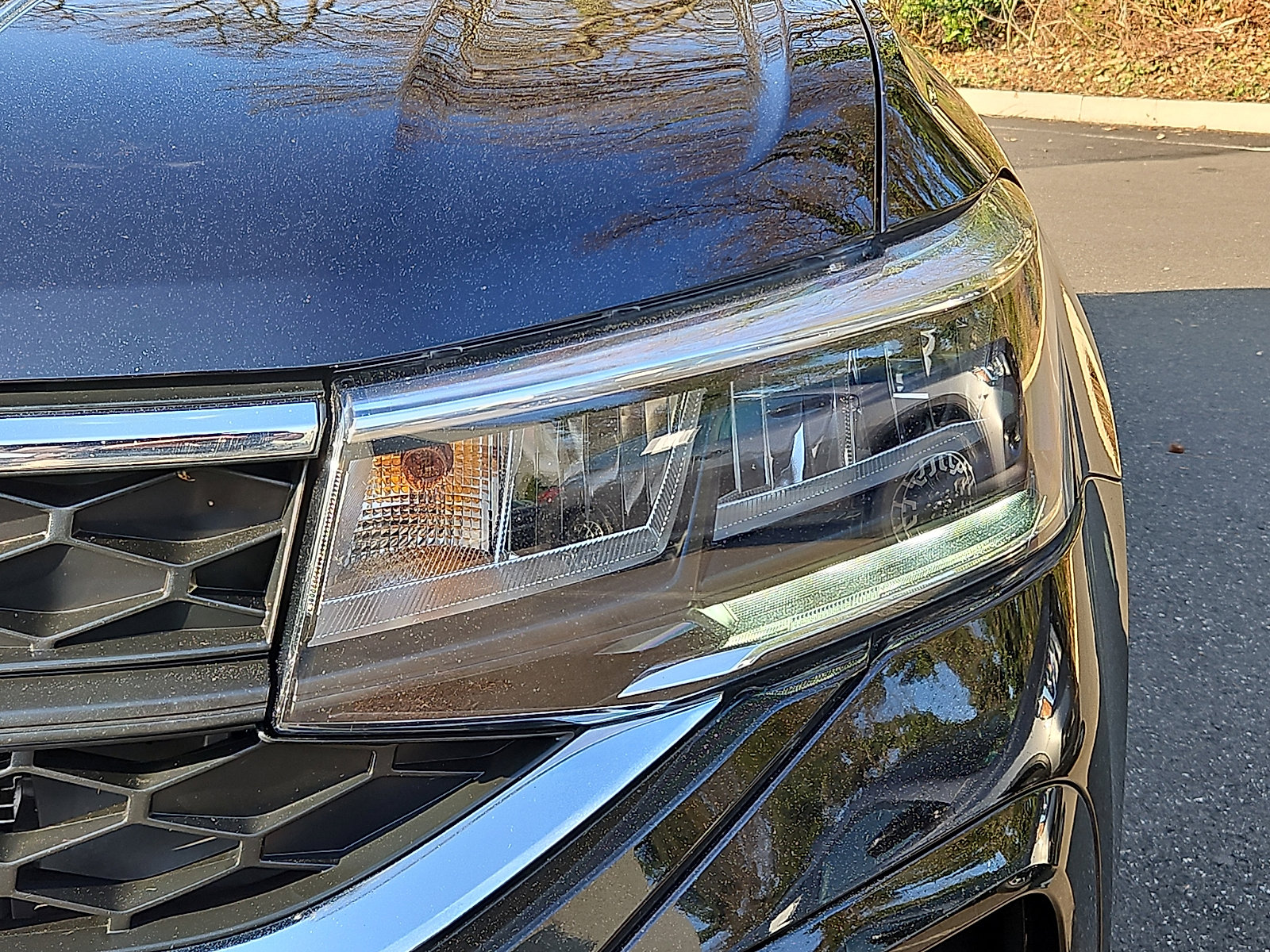 Used 2024 Volkswagen Taos SE image 9