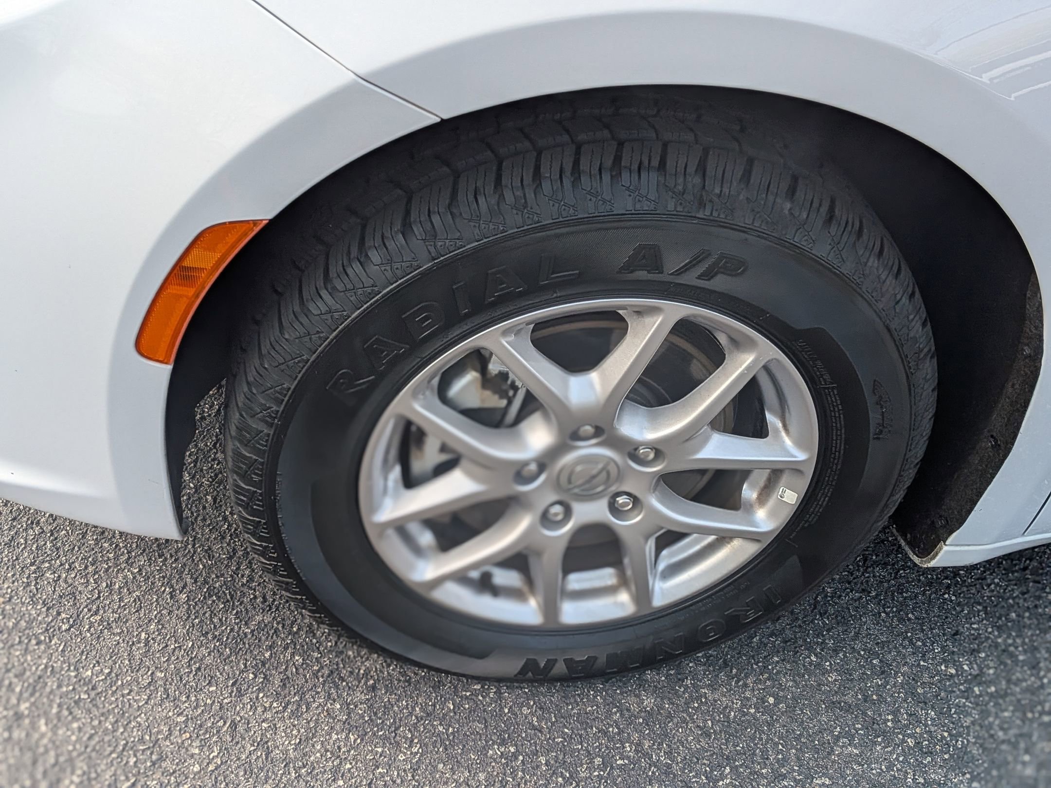 Used 2025 Chrysler Pacifica Select image 12