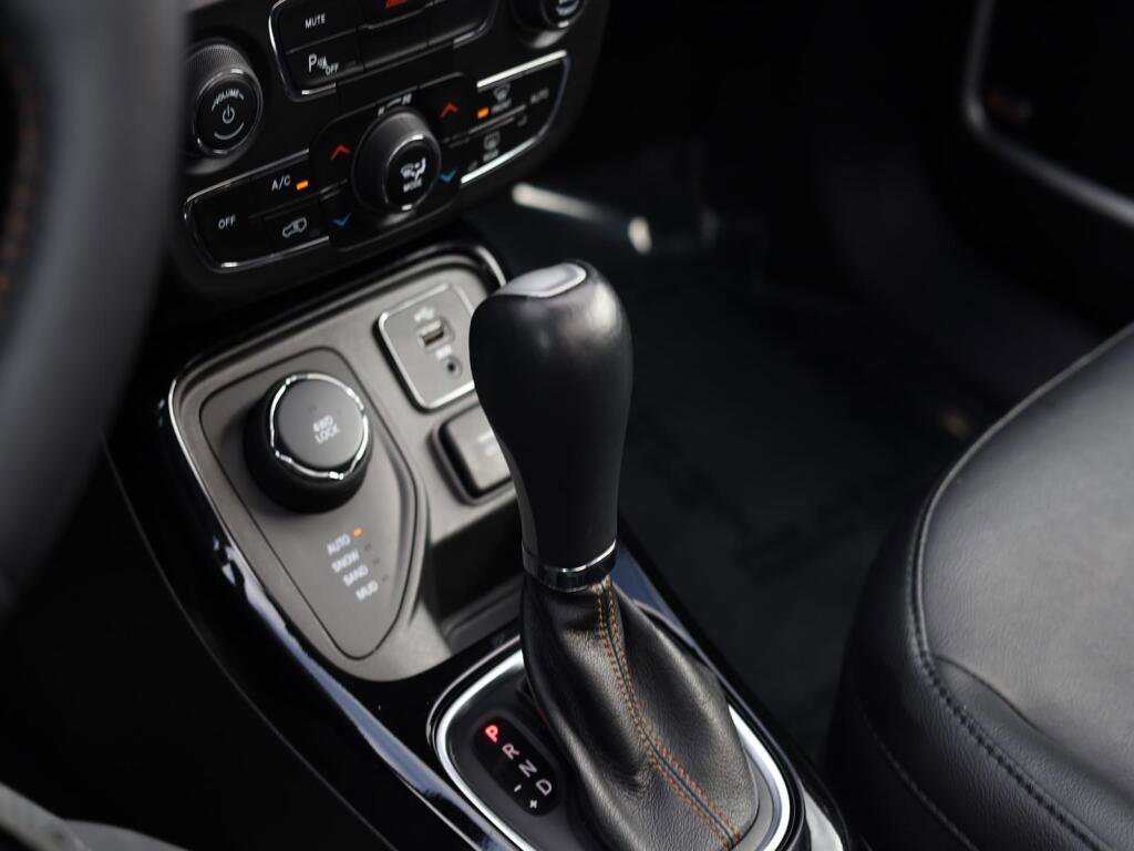 Used 2018 Jeep Compass Limited w/ Navigation Group image 8