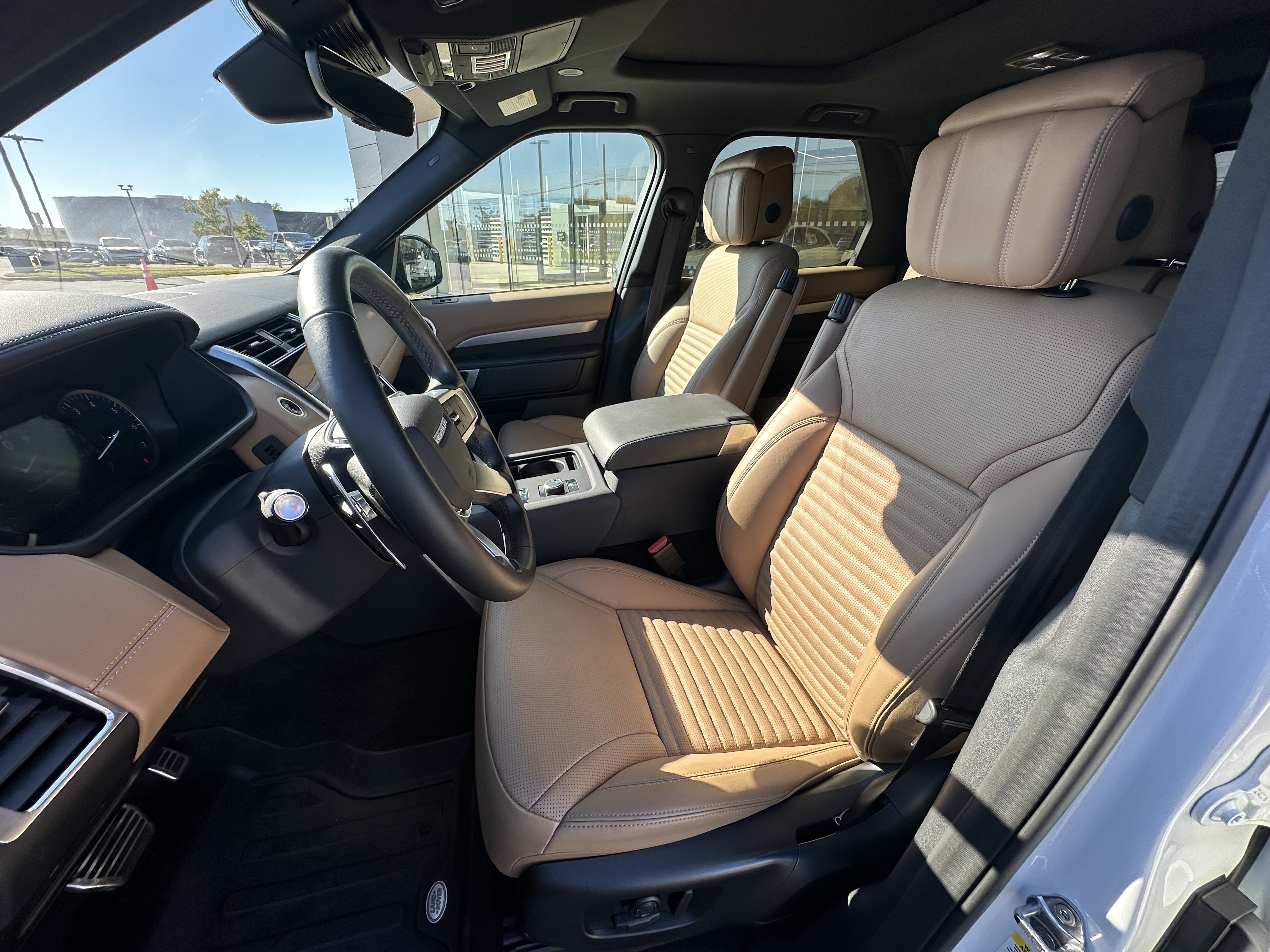 Certified 2023 Land Rover Discovery S R-Dynamic AWD/4WD image 15