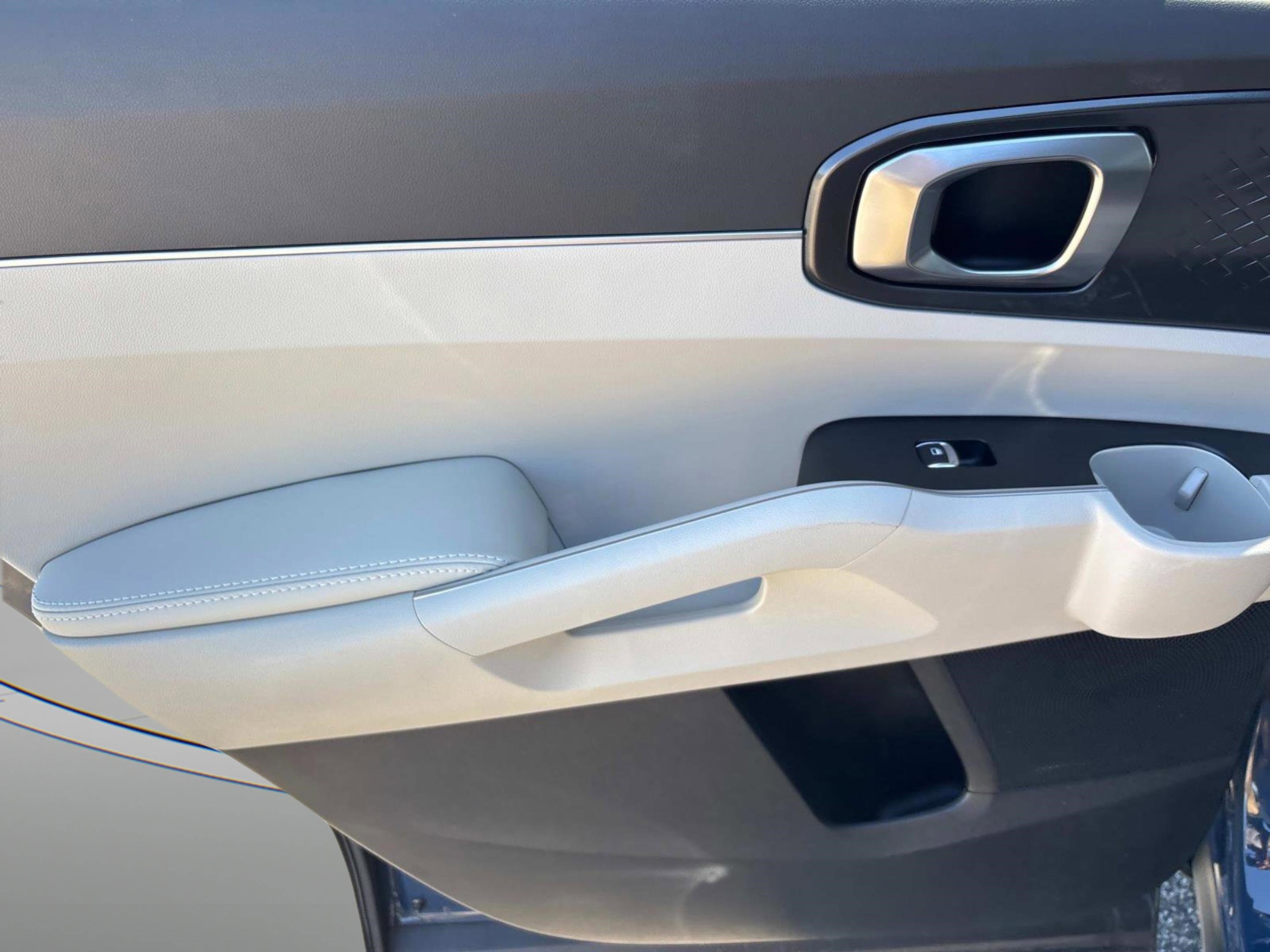 New 2025 Kia Sorento S w/ Panoramic Sunroof Package image 19