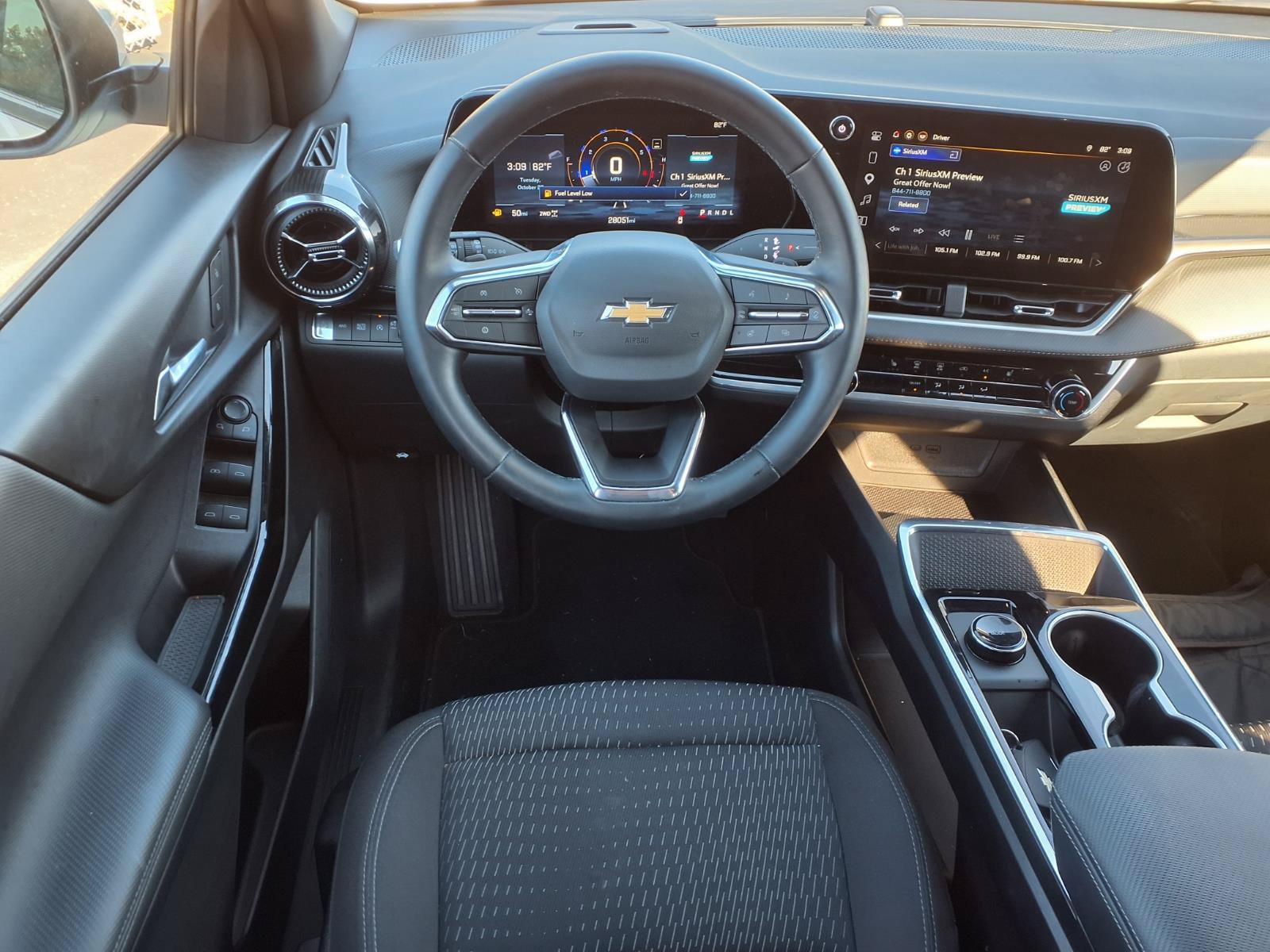 Used 2026 Chevrolet Equinox LT AWD/4WD image 10