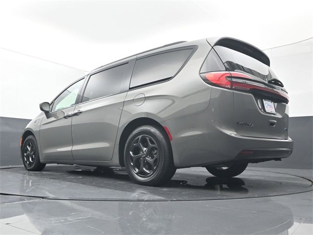 Used 2021 Chrysler Pacifica Touring-L w/ S Appearance Package image 21