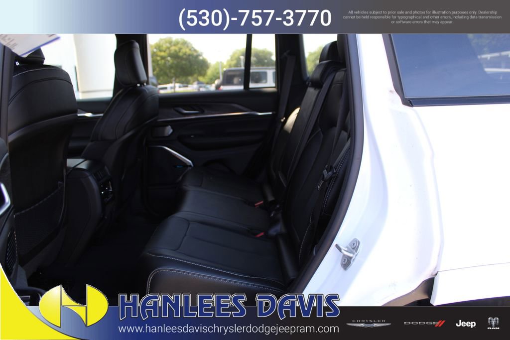 New 2023 Jeep Grand Cherokee Overland w/ MOPAR Finishing Package AWD/4WD image 16