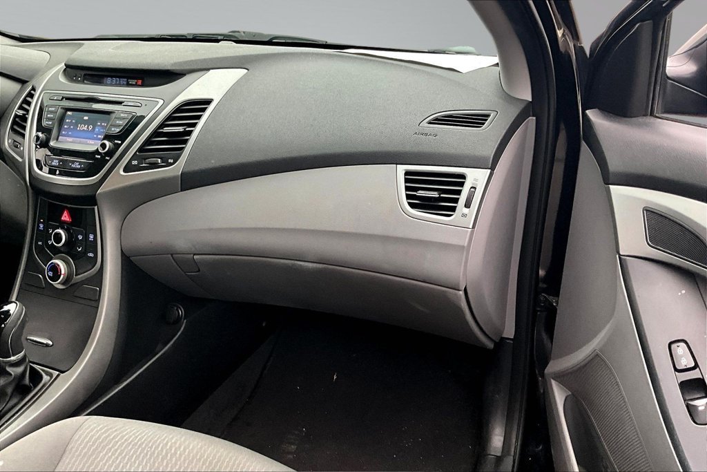 Used 2015 Hyundai Elantra SE w/ Option Group 02 FWD image 26