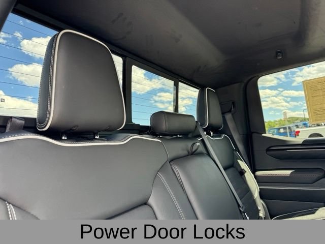 Used 2026 GMC Sierra 1500 AT4X w/ LPO, Black Badging Package AWD/4WD image 23