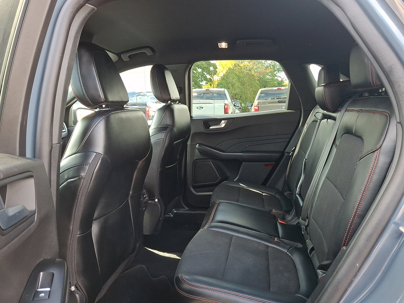 Used 2025 Ford Escape ST-Line Select AWD/4WD image 11