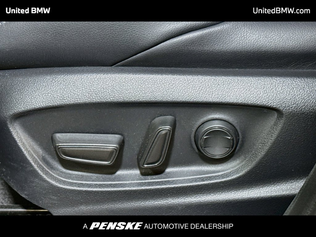 Used 2024 Toyota Corolla Cross AWD Hybrid w/ Convenience Package image 11