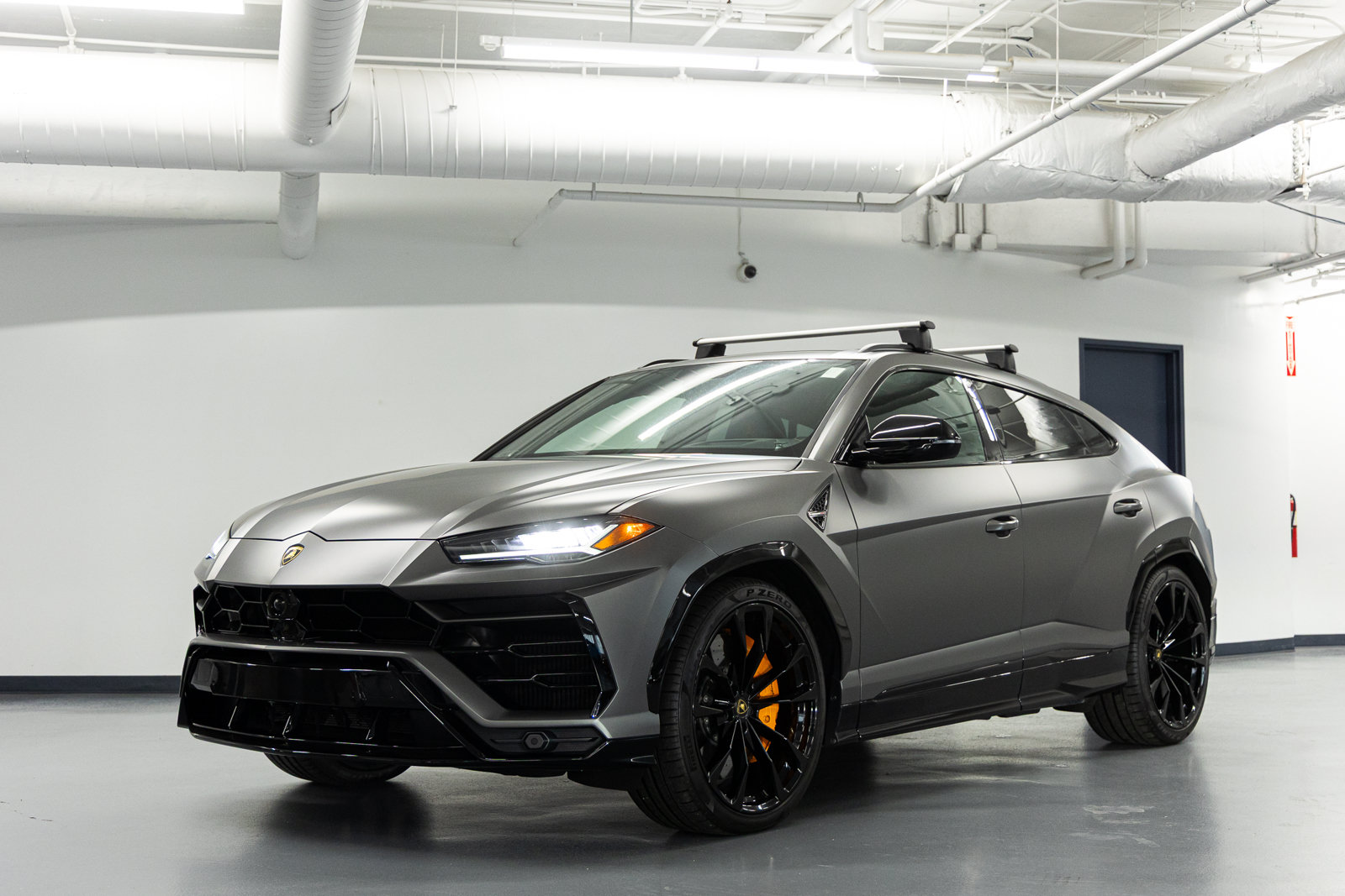 Used 2022 Lamborghini Urus AWD/4WD image 4