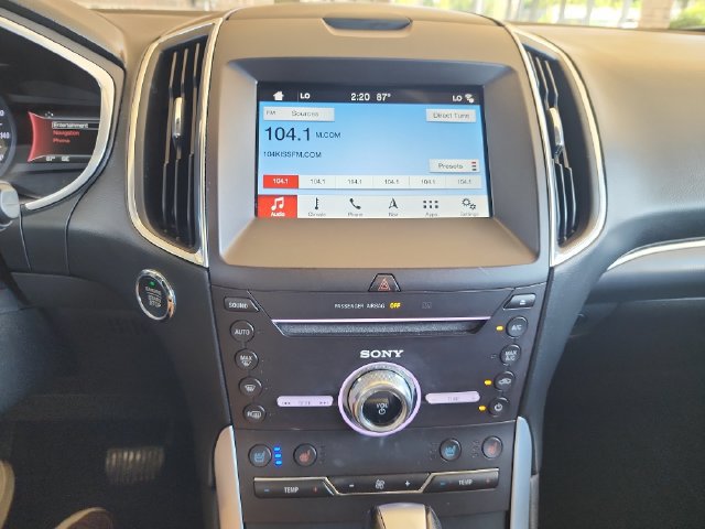Used 2018 Ford Edge Titanium w/ Equipment Group 301A FWD image 17
