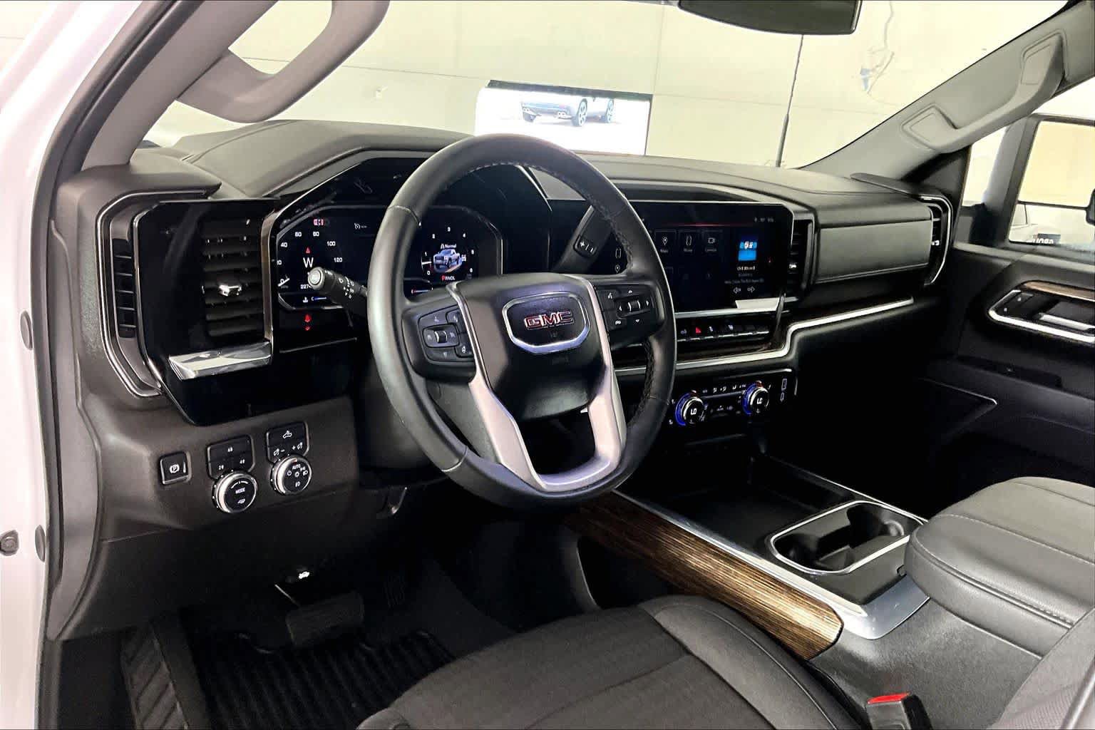 Certified 2025 GMC Sierra 3500 SLE w/ SLE Value Package AWD/4WD image 17