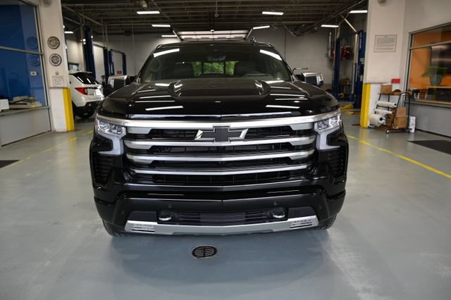 New 2026 Chevrolet Silverado 1500 High Country w/ High Country Premium Package AWD/4WD image 2
