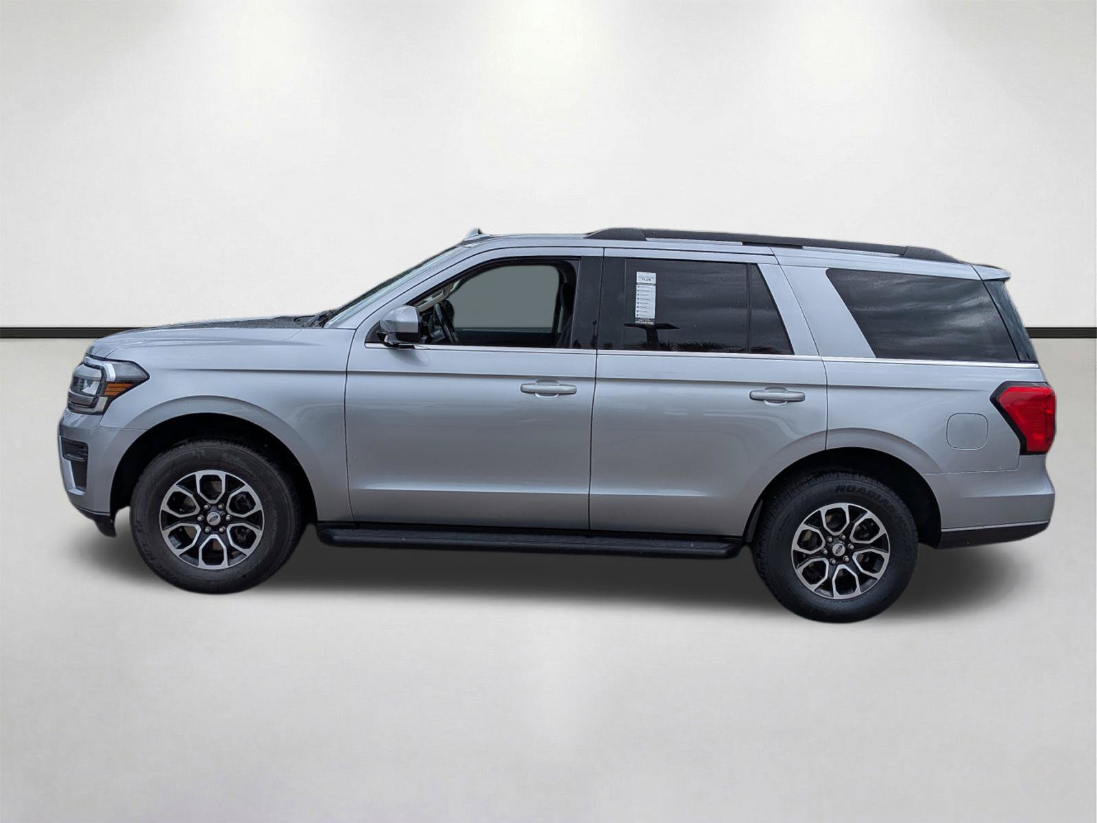 Used 2024 Ford Expedition XLT RWD image 7