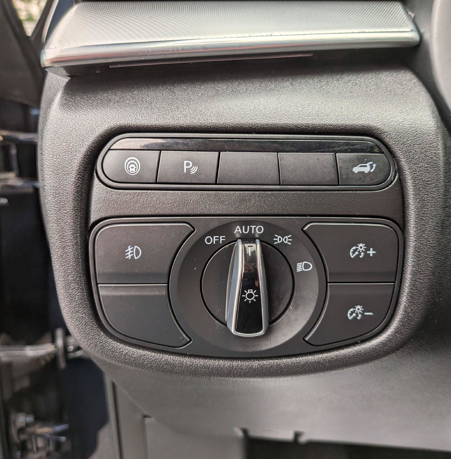 Used 2019 INFINITI QX50 Essential w/ Premium Heat Package AWD/4WD image 14