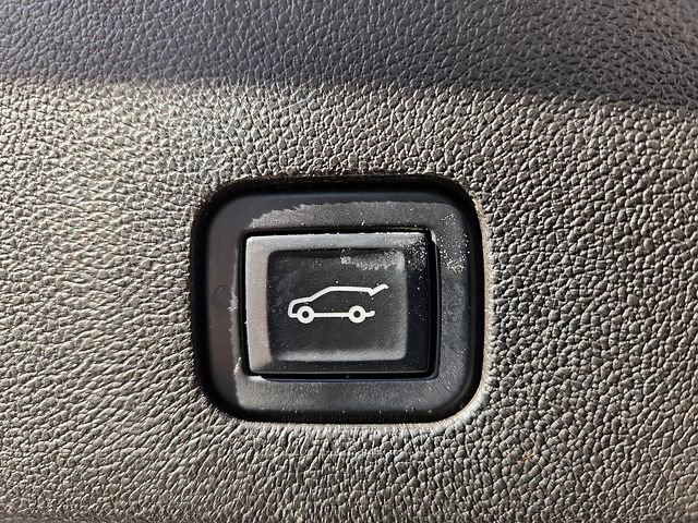 Used 2022 Cadillac XT6 Sport w/ Technology Package image 28