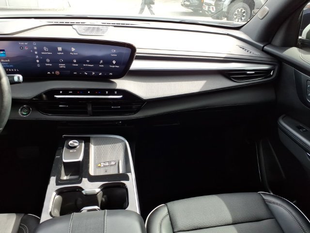 Used 2025 Buick Enclave Preferred FWD image 18