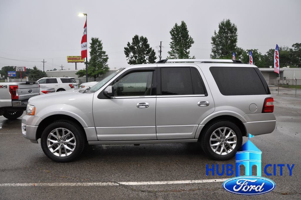 Used 2017 Ford Expedition Limited w/ Equipment Group 301A RWD image 2