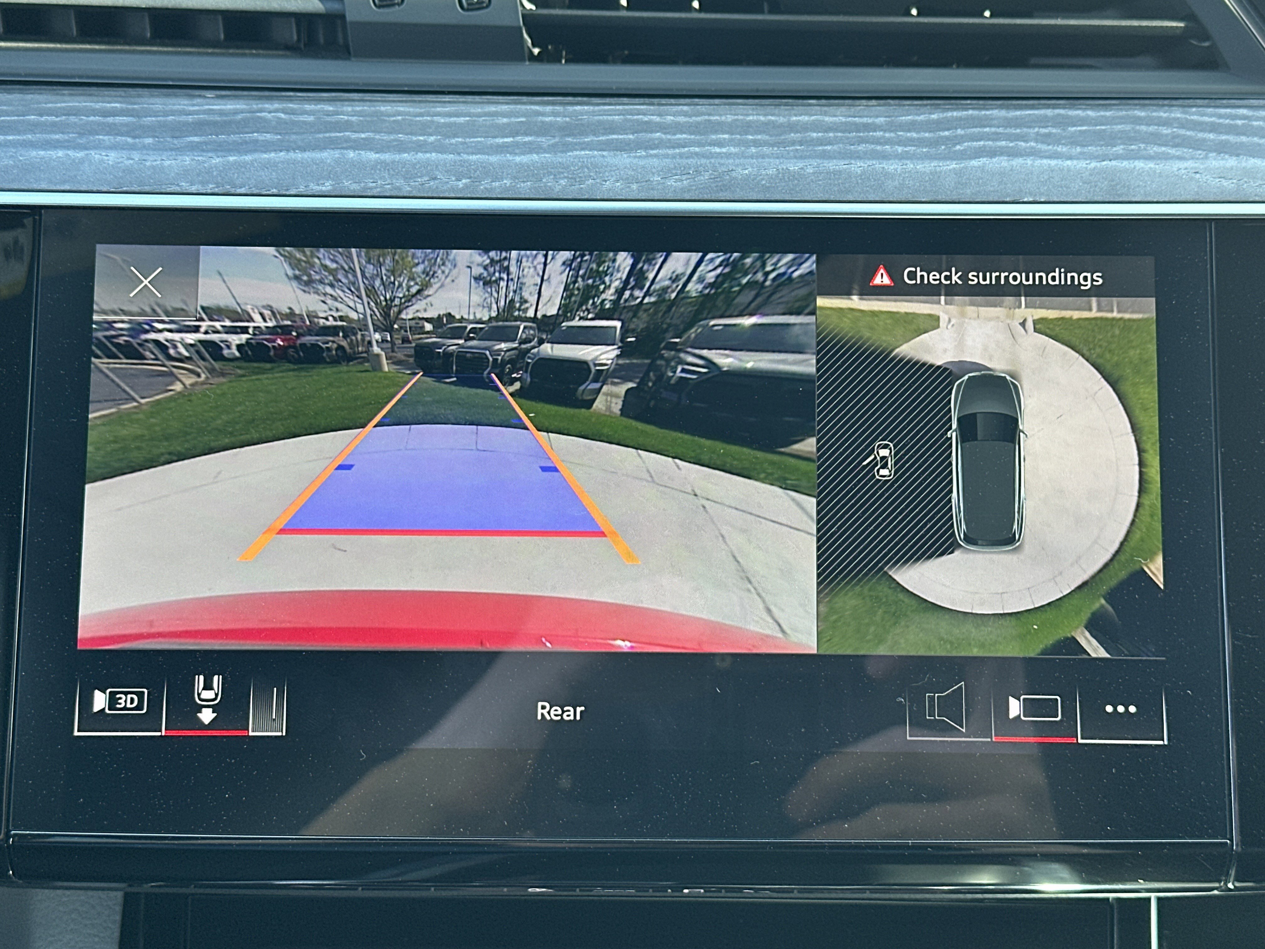 Used 2022 Audi e-tron Premium w/ Convenience Plus Package image 25