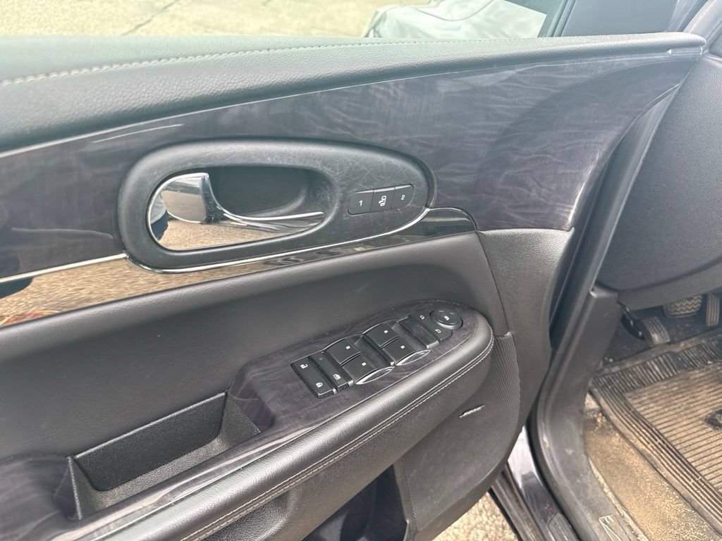 Used 2017 Buick Enclave Leather AWD/4WD image 13