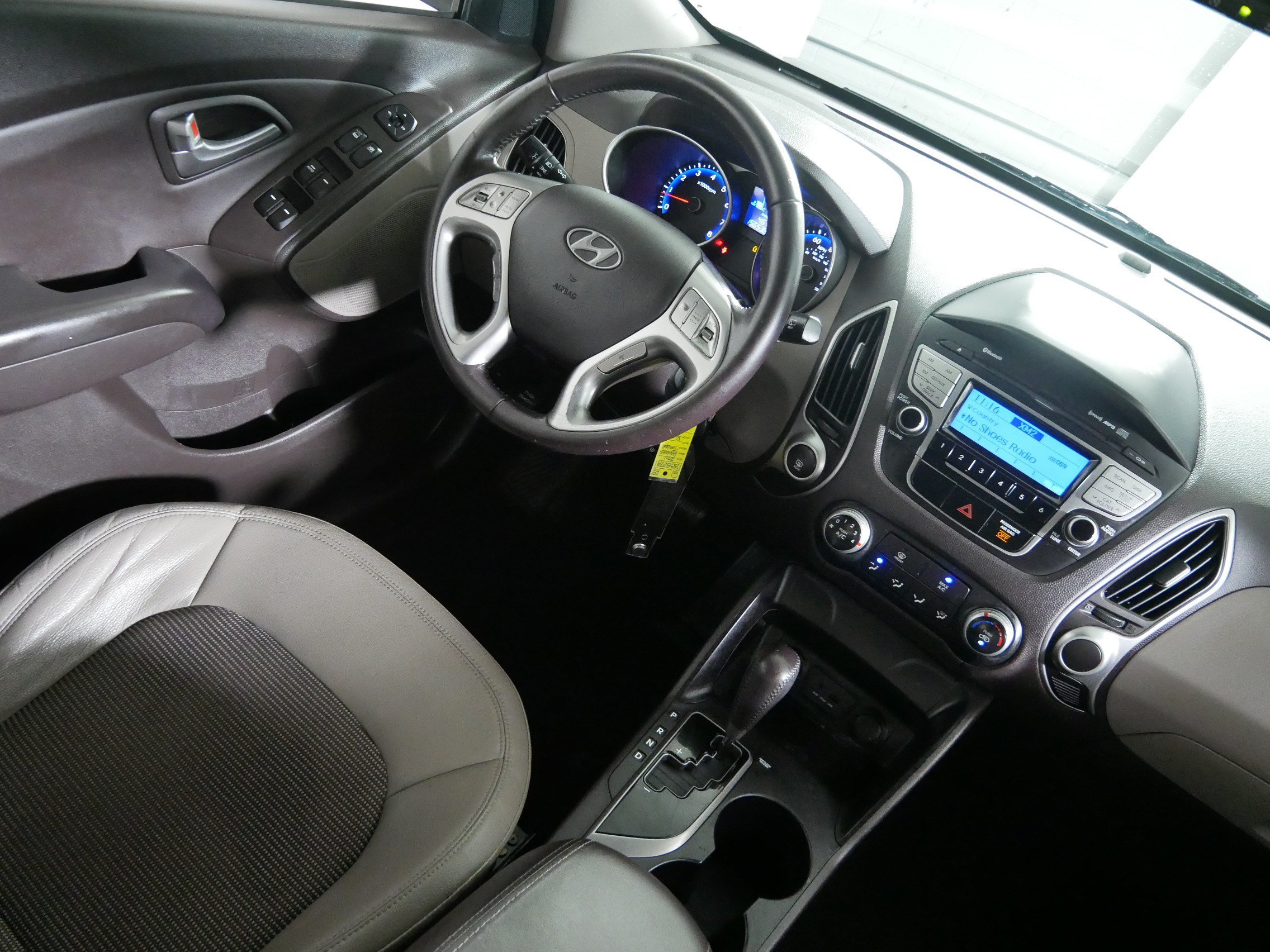 Used 2011 Hyundai Tucson GLS FWD image 9