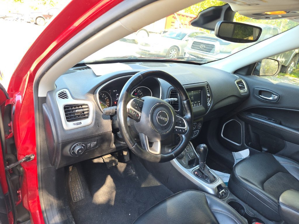 Used 2020 Jeep Compass Latitude AWD/4WD image 12