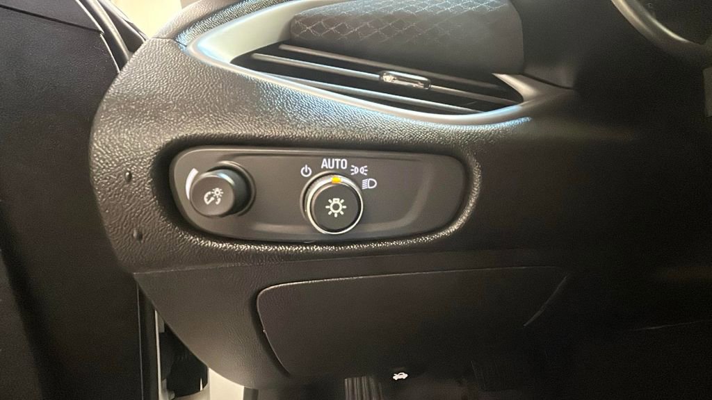 Used 2023 Chevrolet Malibu LS image 24