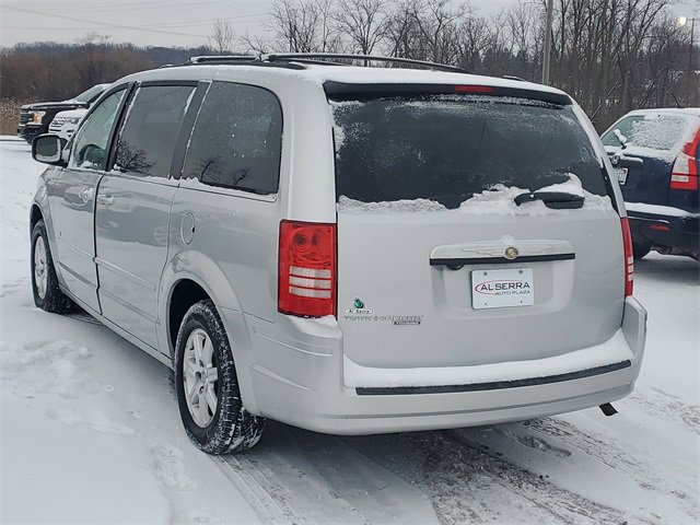 Used 2008 Chrysler Town & Country Touring image 3