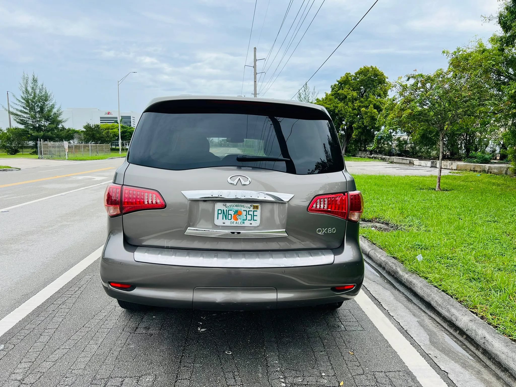 Used 2017 INFINITI QX80 2WD image 4